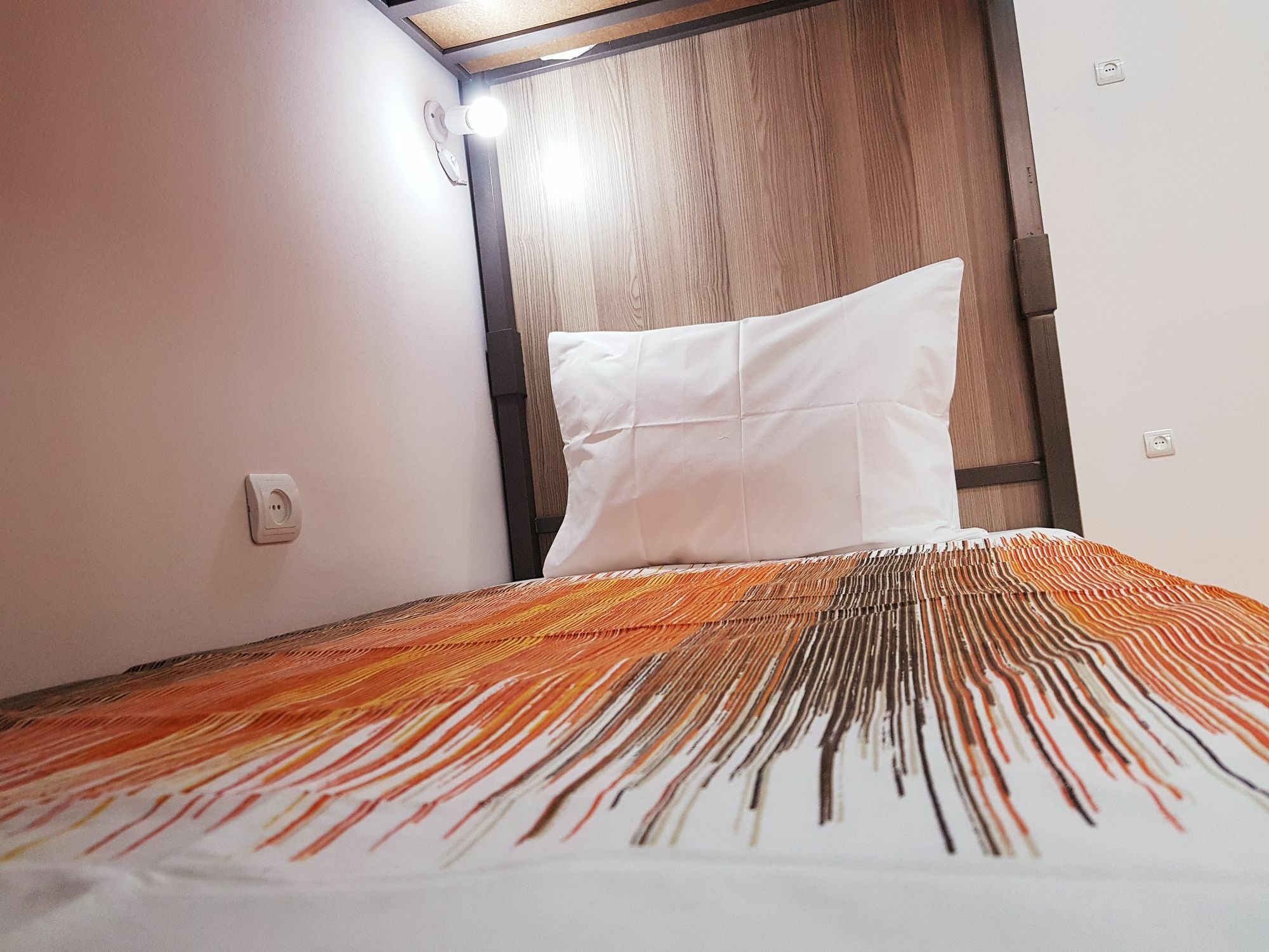 יירבאן Welcome Friends Hostel מראה חיצוני תמונה