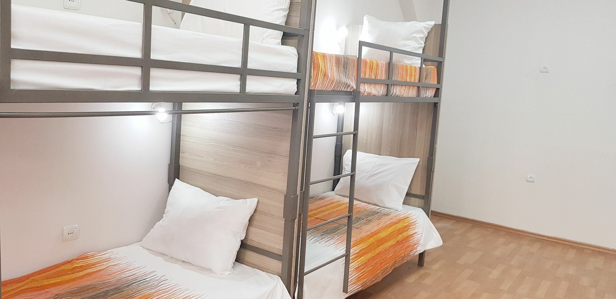 יירבאן Welcome Friends Hostel מראה חיצוני תמונה