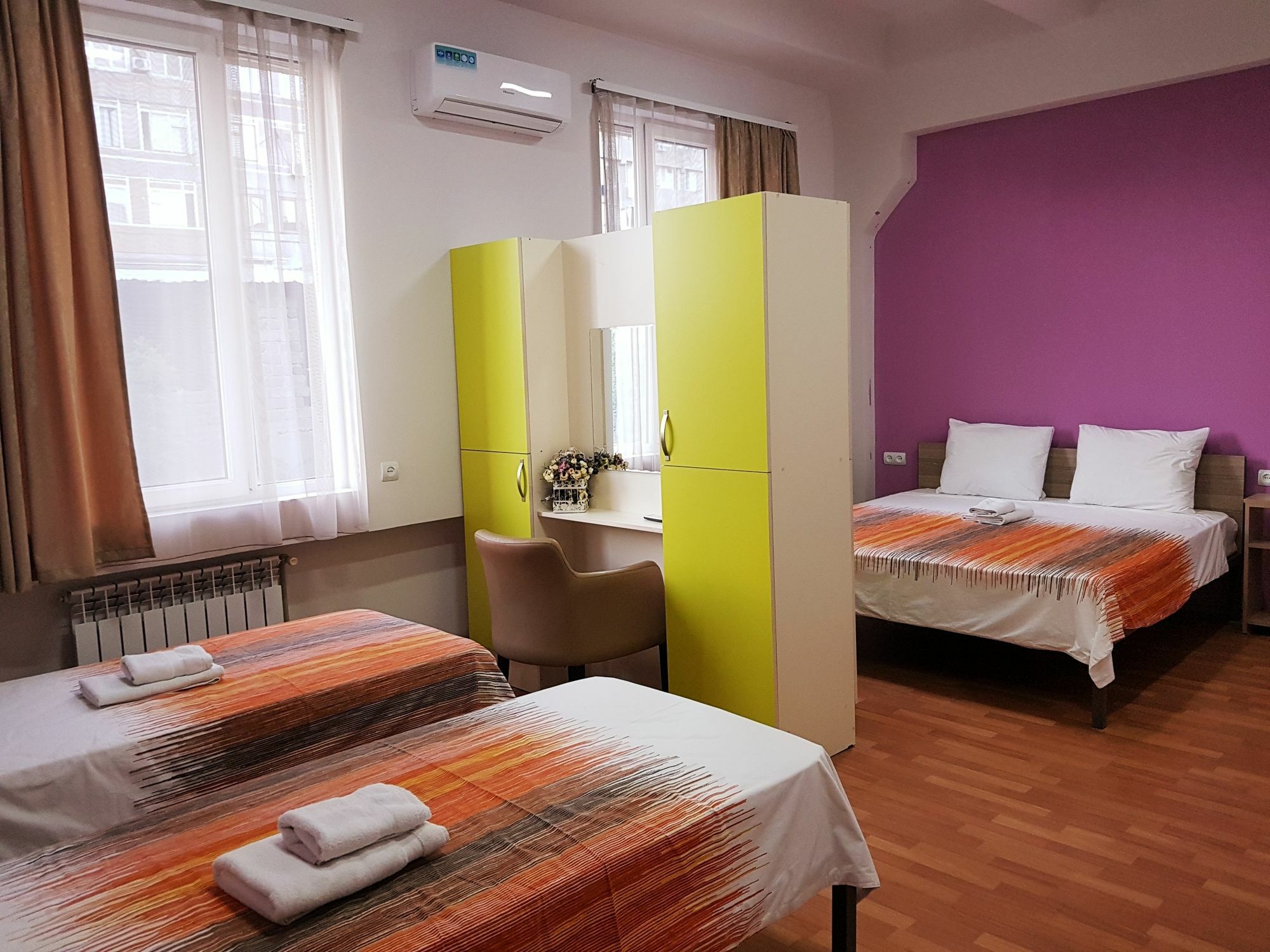 יירבאן Welcome Friends Hostel מראה חיצוני תמונה