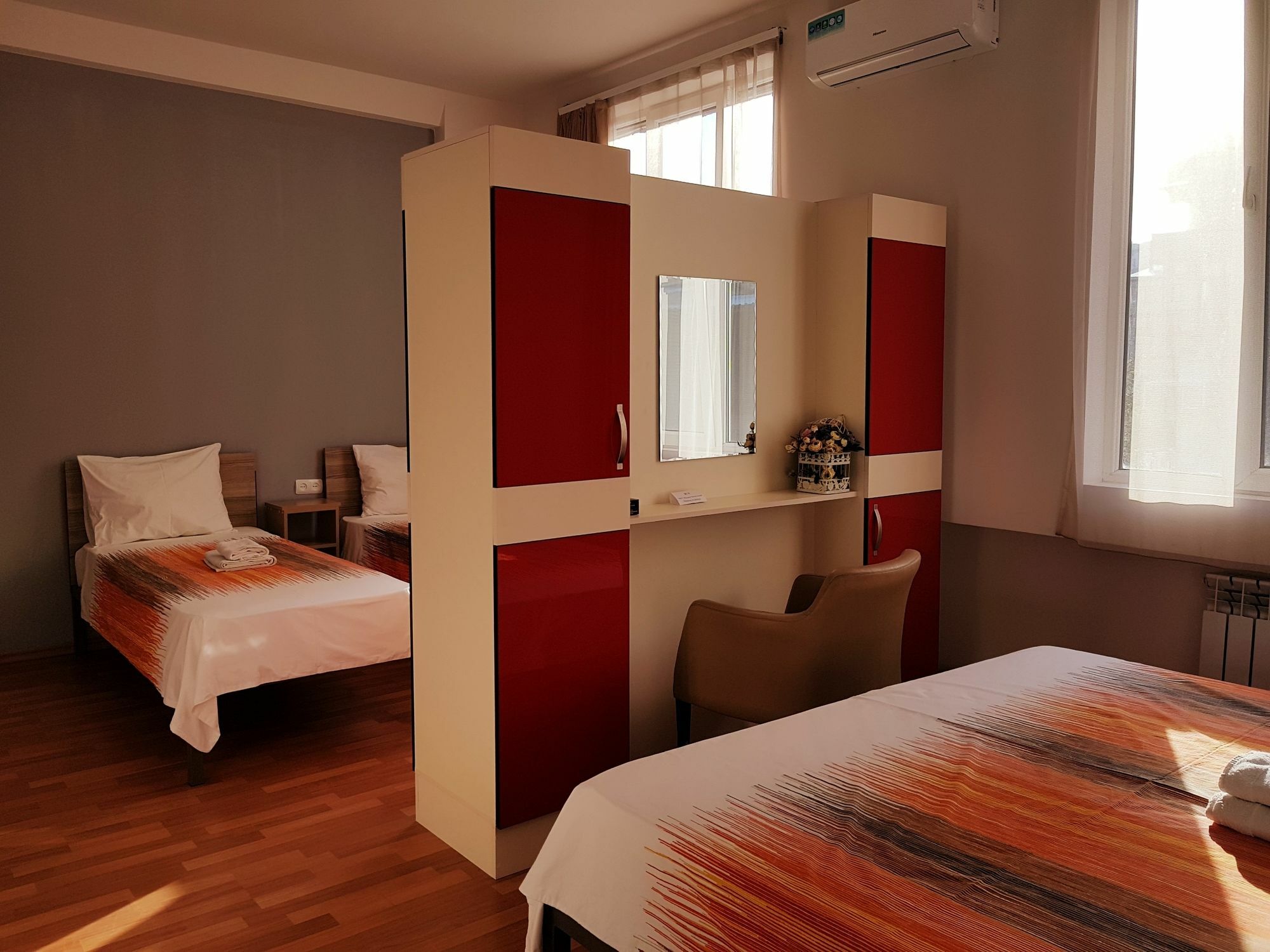 יירבאן Welcome Friends Hostel מראה חיצוני תמונה